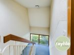 2 Zimmer-DG Mansarden Wohnung Nähe Favoritepark teilsaniert - Treppenhaus